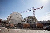 Budowy w toku i drogie kredyty. Hamujący rynek nieruchomości w Słupsku 