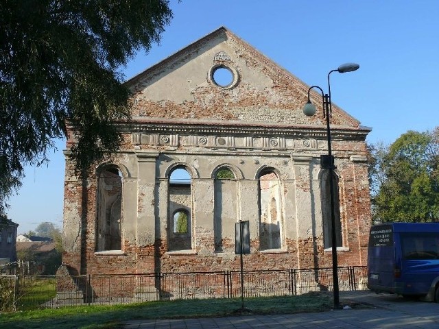 Zabezpieczenie ruin synagogi stojącej w centrum Działoszyc było jednym z pierwszych zadań wykonanych w ramach rewitalizacji miasta.