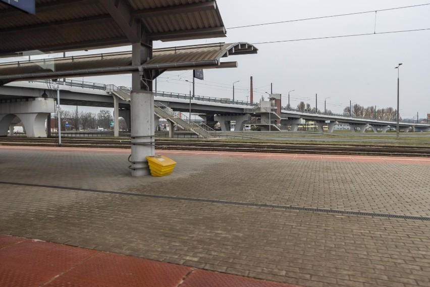 Pociąg relacji Bydgoszcz - Toruń. Po drodze stacje:...