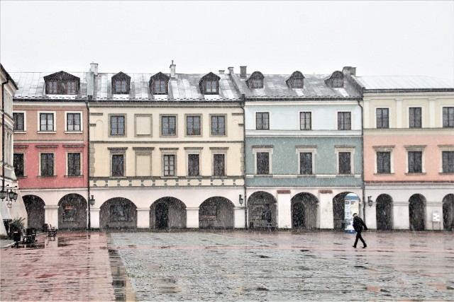 Na zdjęciu kamienice przy Rynku Wielkim w Zamościu