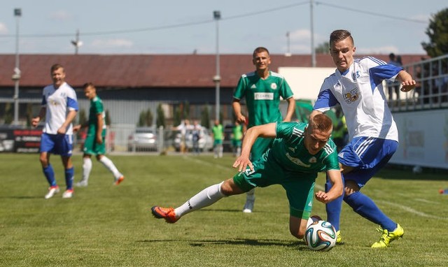 Izolator Boguchwała (zielone stroje) pokonał 1:0 Przełom Besko