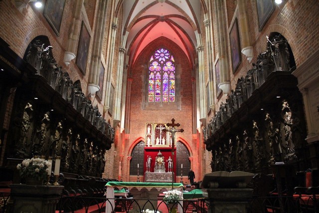 Katedra wrocławska to perełka wśród kościołów Wrocławia i Dolnego Śląska. Kojarzona z ciemnym wnętrzem właśnie zmienia swoje oblicze.