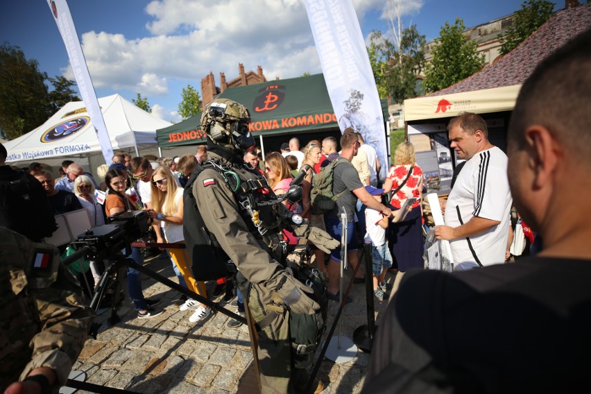 Piknik wojskowy odbył się po defiladzie w Katowicach