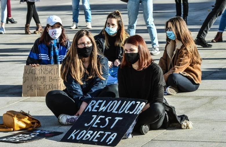 Od kilku dni w całej Polsce trwają protesty w związku z...