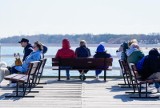 Świąteczne spacery przy pięknym słońcu w Gdańsku. Zobaczcie zdjęcia z brzeźnieńskiej plaży i Parku Reagana!