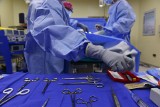 Chirurdzy nie mogą operować nowotworów z powodu ustawy. Lekarze apelują o zmianach w prawie