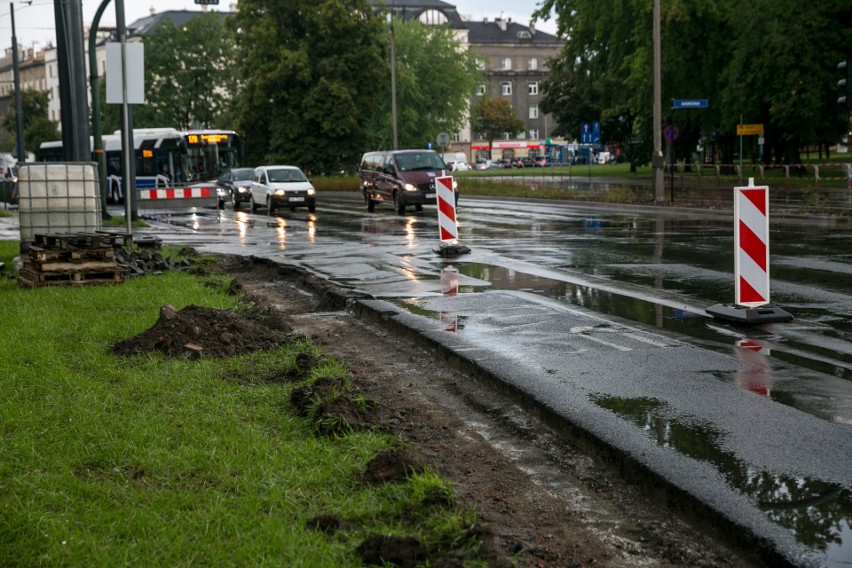 Kraków. Rozpoczęło się łatanie alei Juliusza Słowackiego