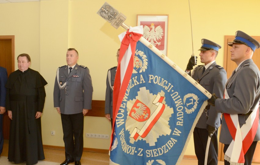 Ślubowanie nowych policjantów. Są i ci z naszych miast [ZDJĘCIA]