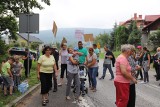 Mieszkańcy gminy Nowa Słupia protestowali i blokowali drogę wojewódzką. "Ocieramy się tu o śmierć"