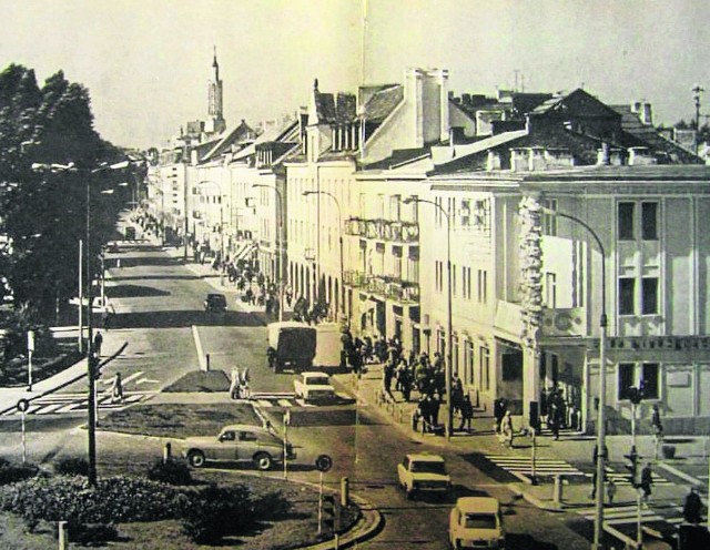 Na rogu ul. Sienkiewicza i Rynku Kościuszki znajdował się też popularny Empik. Kino Studio mieściło się na pierwszym piętrze tej kamienicy