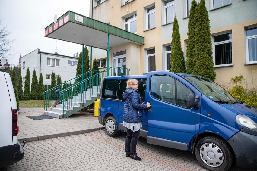 Marlena Banel kieruje Gminnym Ośrodkiem Pomocy Społecznej i...