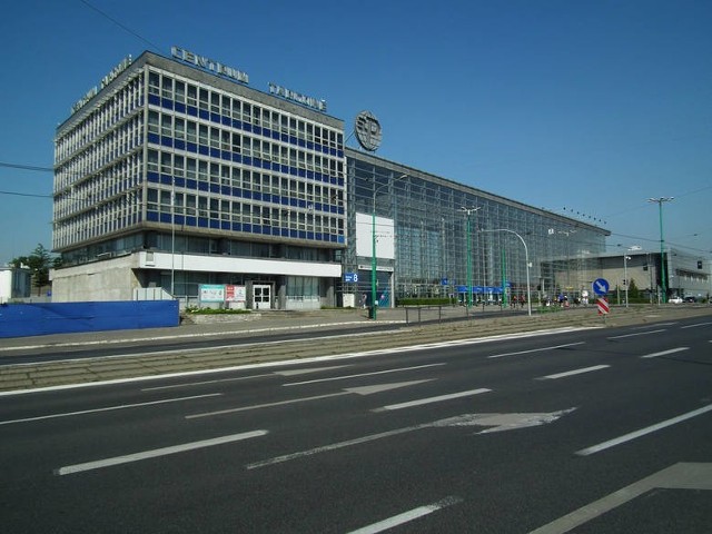 Szpital polowy dla chorych na Covid-19 zostanie utworzony na terenie Międzynarodowych Targów Poznański. Miasto wyposaży go w łóżka, przygotuje od strony technicznej tak, aby było możliwe podłączenie tlenu czy respiratorów.