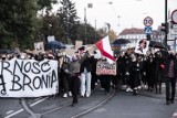 Czarny protest kobiet w Toruniu. Zablokowane ulice i skrzyżowania ZDJĘCIA