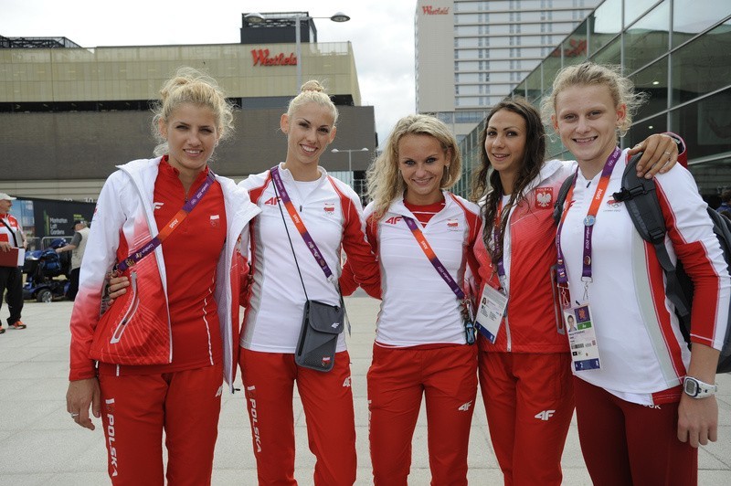 Polska sztafeta kobiet 4x400m w składzie Agata Bednarek, Iga...