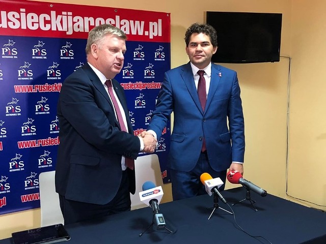 Senator Jarosław Rusiecki i prezydent Stalowej Woli Lucjusz Nadbereżny.