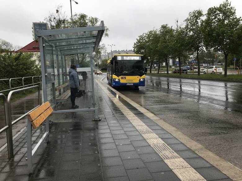 Kierowcy MZK czują się jak niewolnicy. Kontrowersje wokół sprzedaży biletów i karnetów w autobusach miejskich w Słupsku 