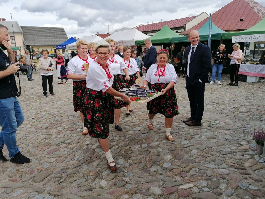 Bitwa Regionów w Starym Sączu. Najsmaczniejsze danie przygotowało Koło Gospodyń Wiejskich ze Szczawnika