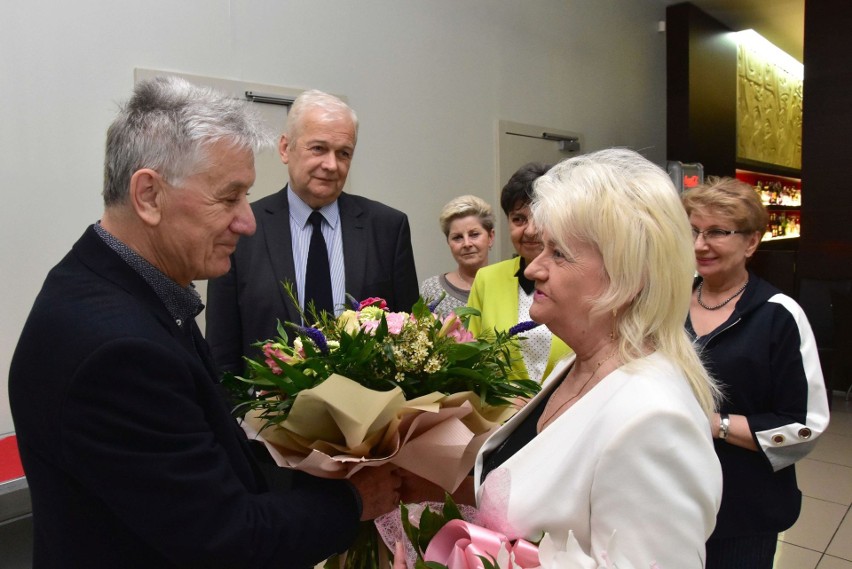Joanna Duda-Popowska, ceniony pracownik PSS Społem w Kielcach przeszła na emeryturę. Huczne pożegnanie (ZDJĘCIA)