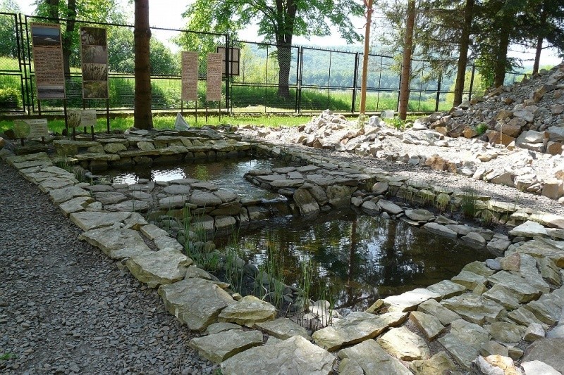 Ogród Biblijny w Myczkowcach - zbiorniki wodne symbolizujące...