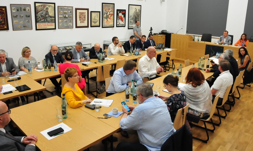 W Krośnie obradowała sejmowa komisja kultury i środków przekazu. Posłowie odwiedzili muzea na Podkarpaciu [ZDJĘCIA]