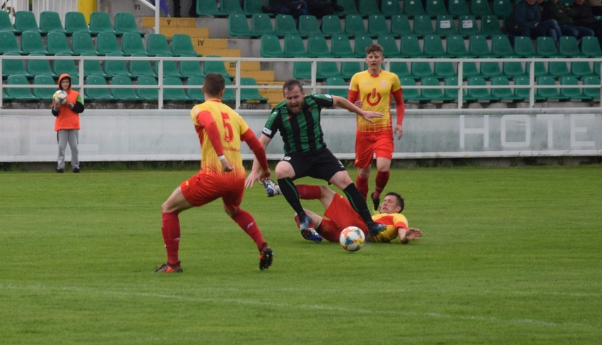 Stal Stalowa Wola przegrała w Boguchwale ze Zniczem Pruszków