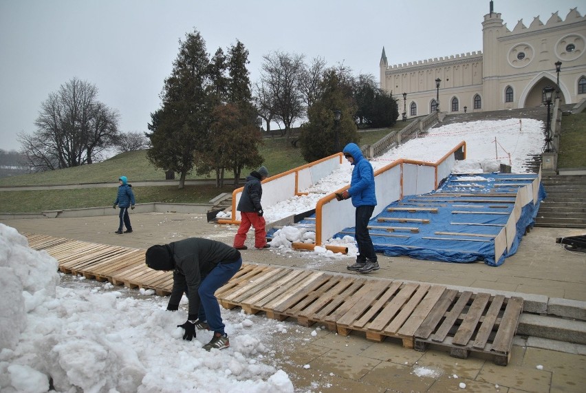 Sportival w Lublinie: Pod Zamkiem leży już śnieg (ZDJĘCIA, WIDEO)