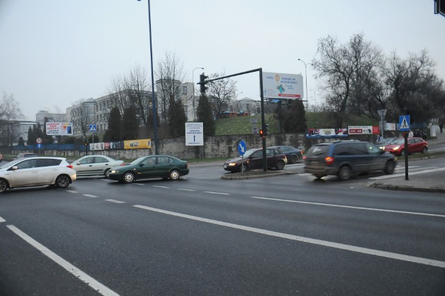 Nad tym newralgicznym skrzyżowaniem ulicy Wielickiej z ulicami Teligi i Kostaneckiego ma powstać estakada