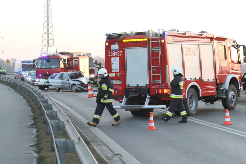 Poważny wypadek na Wschodniej Obwodnicy Wrocławia. Lądował...