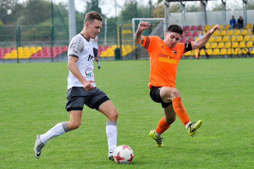 4 liga piłkarska. Starowice - Małapanew Ozimek 2-2