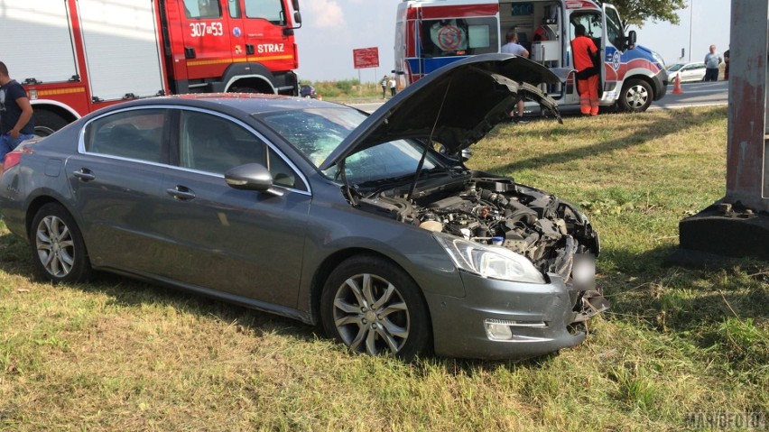 Według wstępnych ustaleń policjantów, 87-letni kierujący...