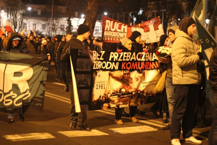 Manifestacja ONR przeszła przez centrum Lublina (ZDJĘCIA, WIDEO)