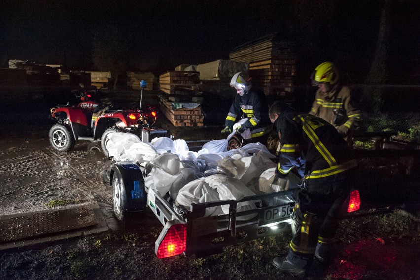 Brzeg szykuje się na nadejścia fali powodziowej.