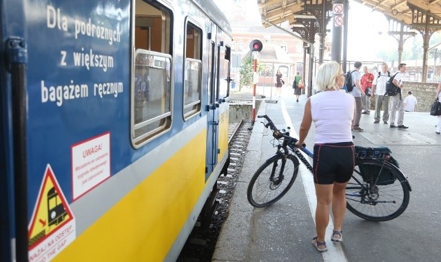 Latem liczba pociągów wzrośnie do 436 dziennie. Na tory wyjedzie o 11 składów więcej.