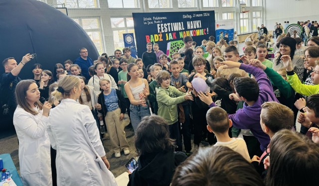 "Festiwal Nauki - Bądź jak Naukowiec" w Bielinach. Zobaczcie kolejne zdjęcia z wydarzenia.