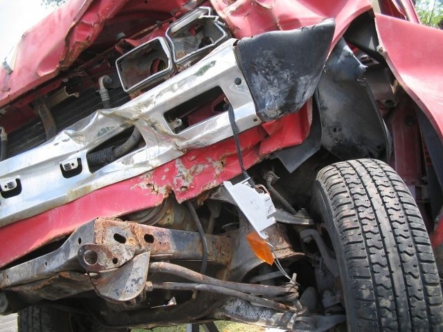 W wypadku w Osówcu została poszkodowana jedna osoba - do szpitala trafił kierowca fiata bravo