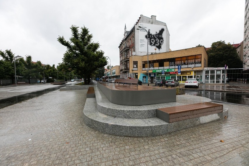 Pl. Adamowicza w Szczecinie już czeka remont. Po dwóch miesiącach od otwarcia [ZDJĘCIA]