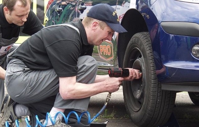 Mechanicy ze stalowowolskiego zakładu będą w najbliższą sobotę bronić tytułu Mistrzów Polski Mechaników Samochodowych.