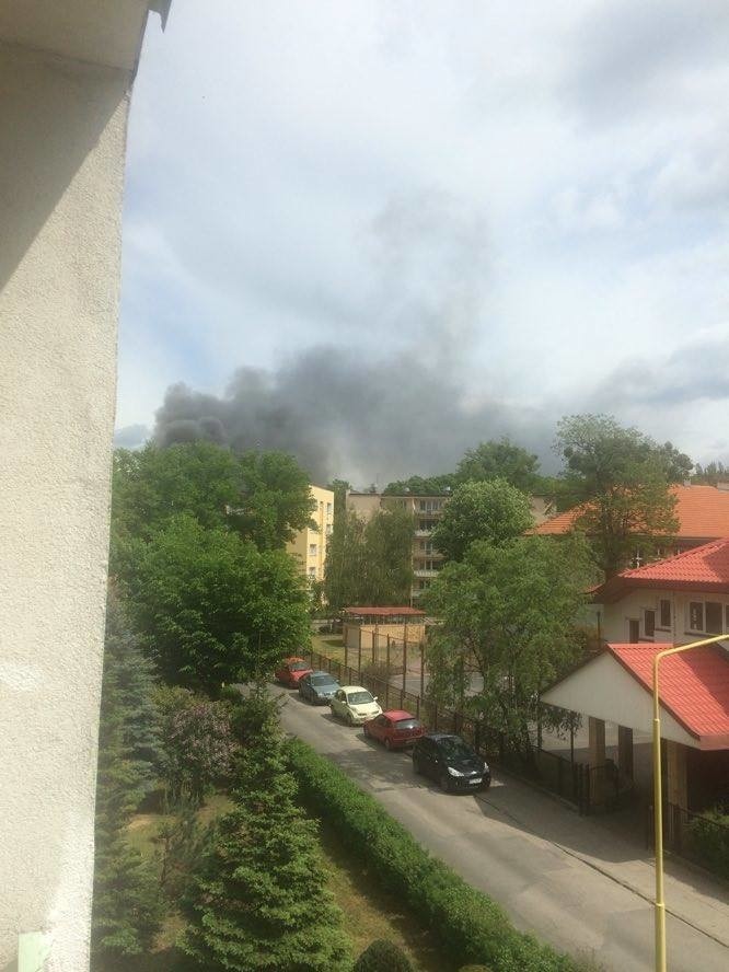 Pożar na prawobrzeżu w Szczecinie. Pali się pustostan