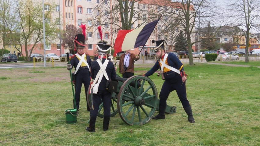 Police. Salwy armatnie w 200. rocznicę zgonu Napoleona. ZDJĘCIA i WIDEO - 5.05.2021