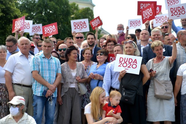 W sobotę europoseł PiS Patryk Jaki spotkał się z mieszkańcami Radomia. Na placu Konstytucji 3 Maja zachęcał do głosowania na Andrzeja Dudę.