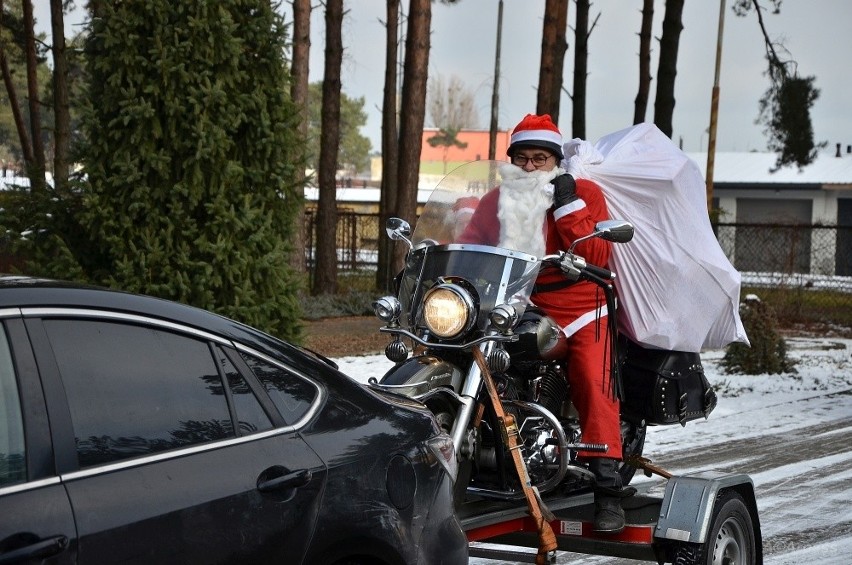 Motocyklowy Mikołaj po raz kolejny odwiedził z prezentami podopiecznych PANDY