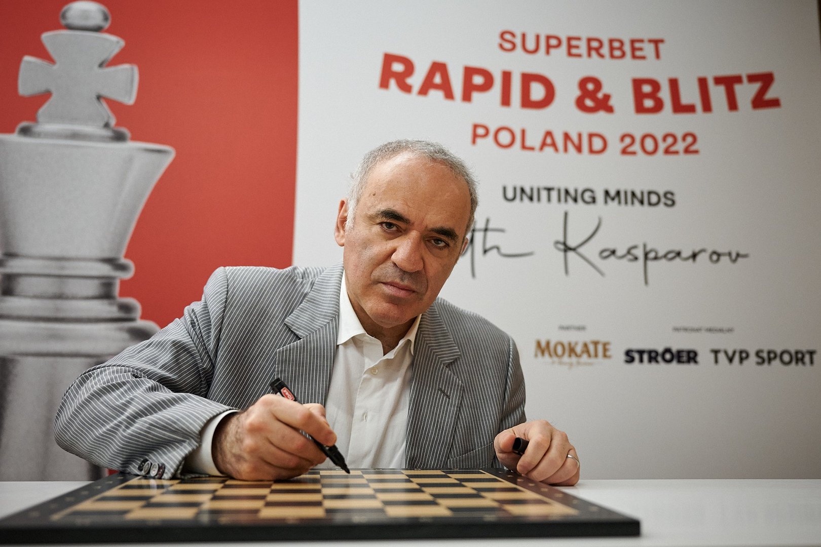 Garri Kasparow otworzył turniej Superbet Rapid & Blitz Poland.  Jan-Krzysztof Duda wiceliderem po pierwszym dniu | Sportowy24