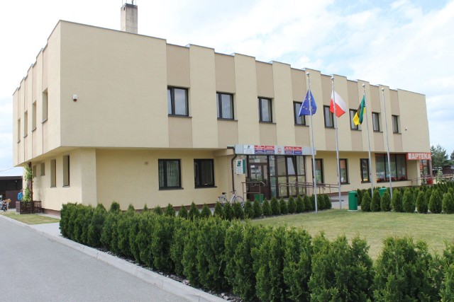 Urząd gminy w Lasowicach Wielkich czeka remont.