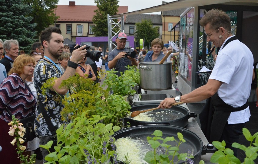 Na Festiwal Smaku do Miechowa przyjechała nawet stuletnia wojskowa kuchnia polowa