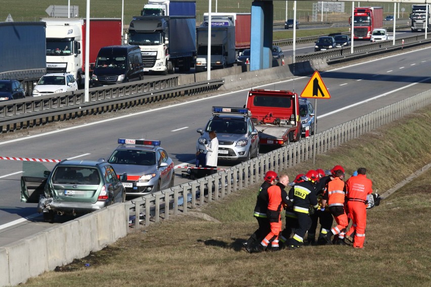 Śmiertelny wypadek na A4 we Wrocławiu. Człowiek spłonął w aucie 