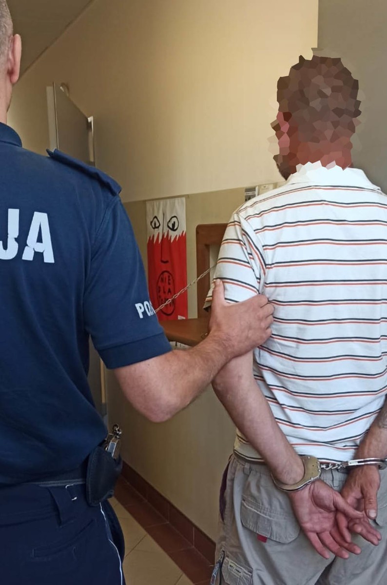 Włamanie w Ostrołęce. Włamywacze zostali zatrzymani na gorącym uczynku. Do zdarzenia doszło nocą z 6 na 7 września