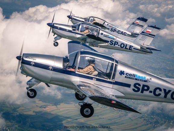 Po raz pierwszy na Air Show 2017 będzie można zobaczyć Cellfast Flying Team. To młoda polska formacja samolotowa, latająca na trzech  francuskich maszynach  Socata Morane. 