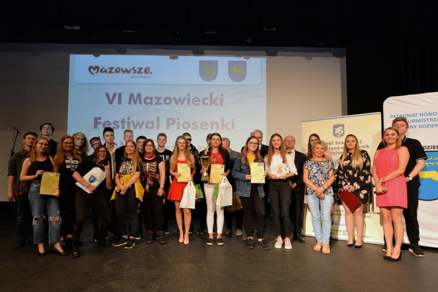 Kozienice. 30 osób z całego regionu wzięło udział w VI Mazowieckim Festiwalu Piosenki Obcojęzycznej w CKA