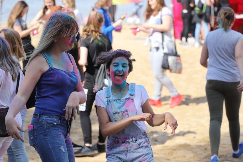 Plaża Dojlidy była miejscem Holi Festival. To Święto Kolorów...