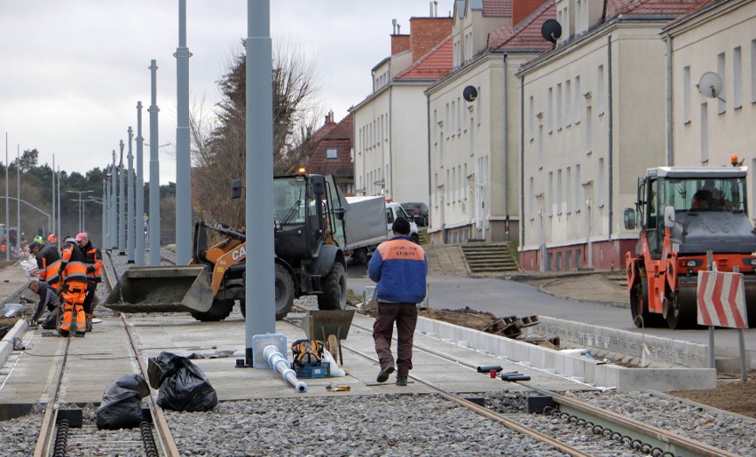 Znaczący jest postęp robót torowo-drogowych przy...